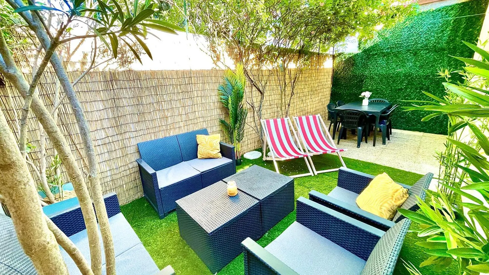 Holiday home Bngo I Maison Terracotta I Jardin, Garage, 3 Chambres, 9 Personnes Villeurbanne