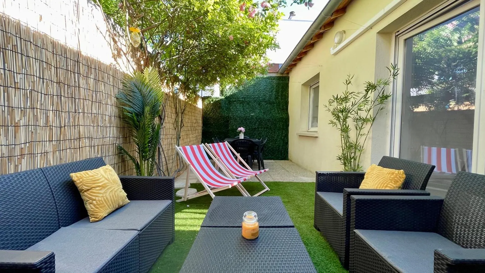 Holiday home Bngo I Maison Terracotta I Jardin, Garage, 3 Chambres, 9 Personnes Villeurbanne France