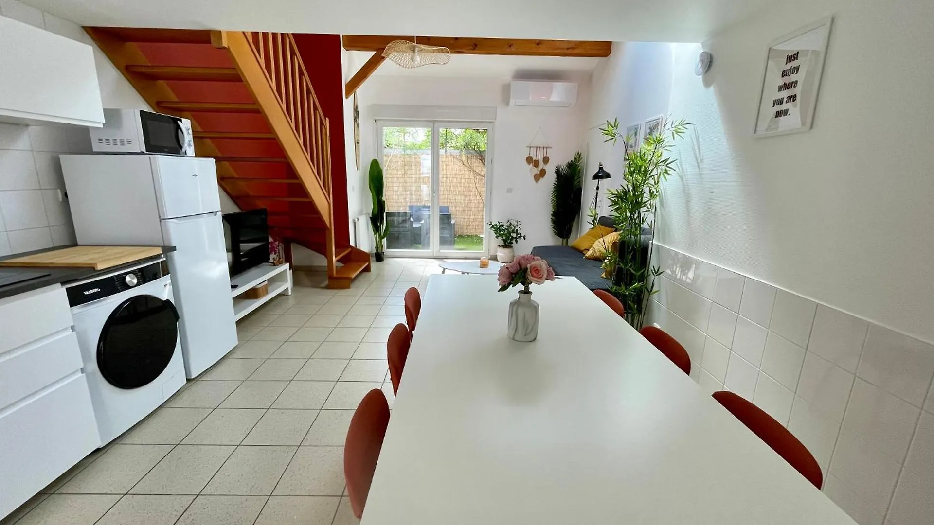 Holiday home Bngo I Maison Terracotta I Jardin, Garage, 3 Chambres, 9 Personnes Villeurbanne