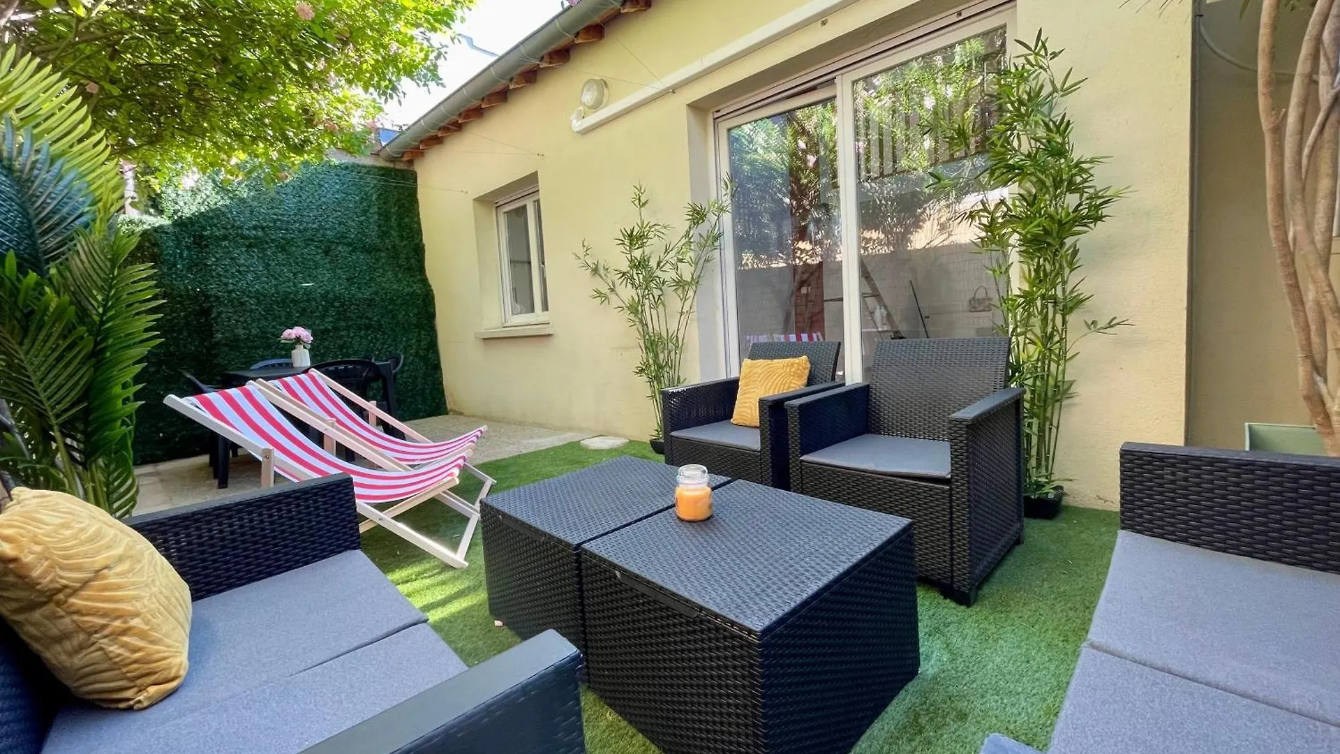 Holiday home Bngo I Maison Terracotta I Jardin, Garage, 3 Chambres, 9 Personnes Villeurbanne